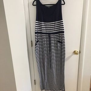 EUC Size 3 Torrid Navy/White Maxi Dress